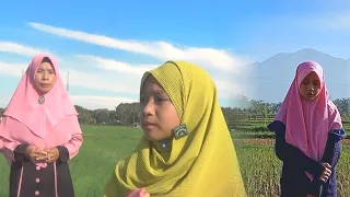 Download SHOLLALLAHU 'ALA MUHAMMAD - Mazroatul Akhiro Ft. Siti Qoriatul Hafizoh \u0026 Mama ( Cover Music Video ) MP3