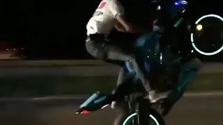 مباخفش الموت عشان ناسيه حمو بيكا 