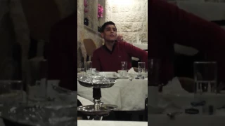 فيديو قديم لمحمد عساف يغني فات المعاد دندنها
