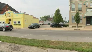 Muncie police investigate fatal shooting of teen outside restaurant