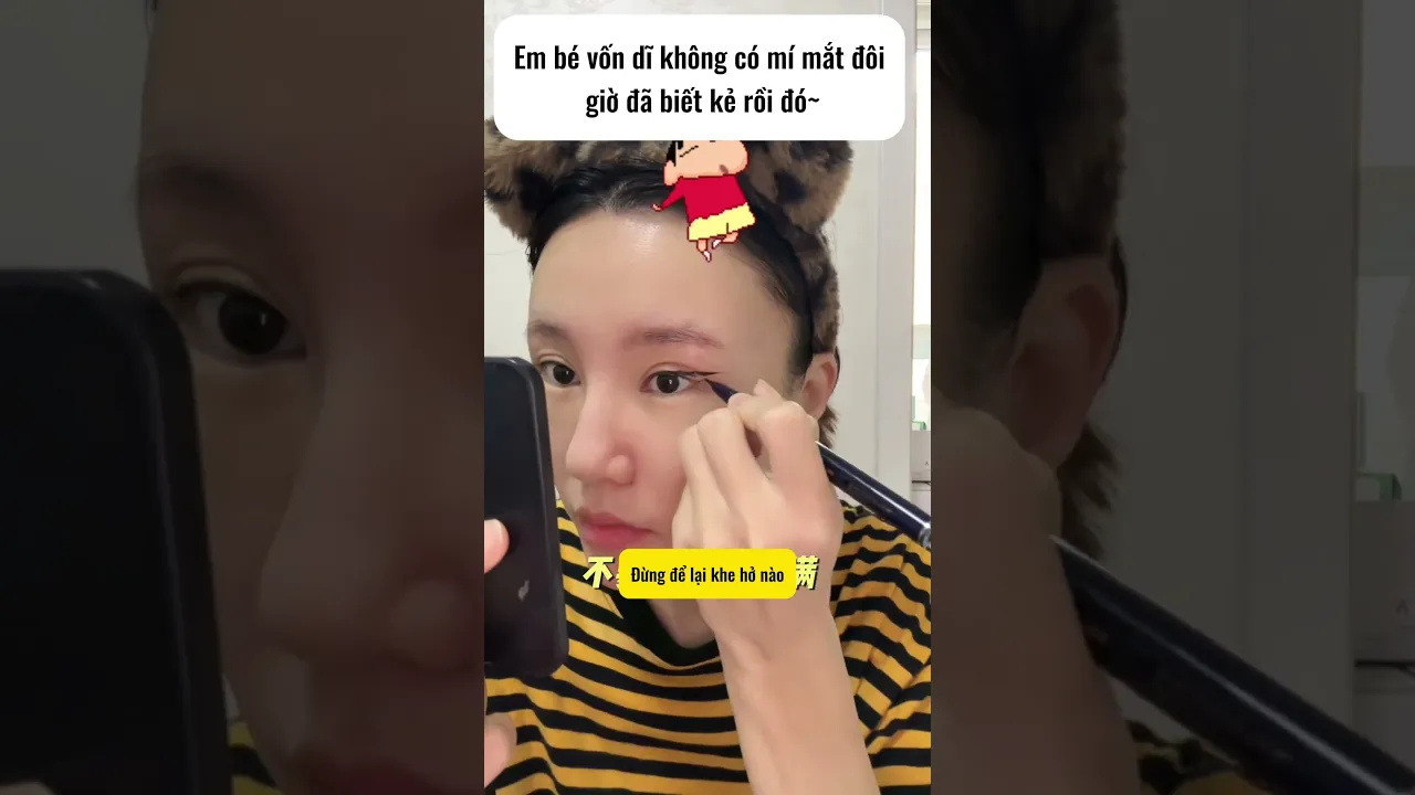 Khi mà bạn không tin cách trang điểm này giúp bạn viral #haihuoc #lamdep #shorts poster