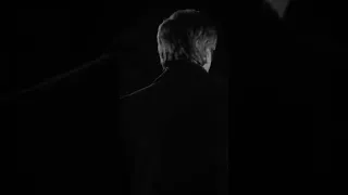 اصعب شي في الدنيا تره من تحبه يحب غيرك 