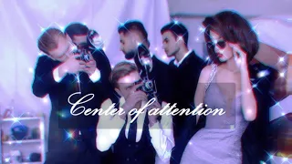 ملكة الحضور الطاغي ساحرة مشهورة الجميع مولع بك تنهال عليك رسائل الغرام صوت عذب 