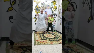 ماذا نقول له تكسير فليكسات وهيب هوب الاب وابنه ة                                             دندنها