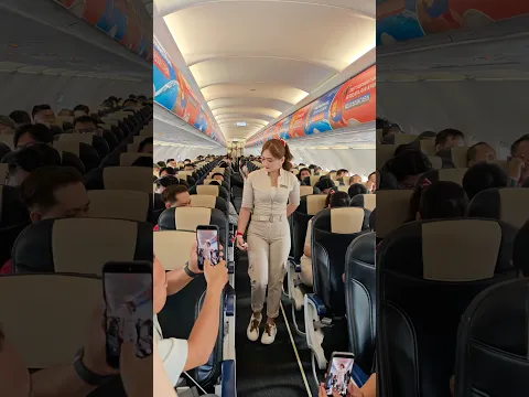 Pramugari Cantik Super Air Jet Hitung Jumlah Penumpang dalam Pesawat