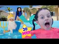 Lagu Mimi e Julinha em Histórias Engraçadas de Brincadeiras, Brinquedos e Piscina para crianças
