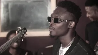 e2m performs his song fun with chillax band
