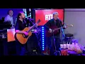 Les Innocents chantent "L'autre Finistère" en live