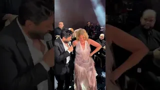 يسرا ترقص وتتفاعل علي اغنيه هدلعني لتامر حسني دندنها