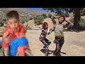 Download Lagu The life of a family of orphaned children in the mountains