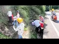 Download Lagu A Kind Man Helped A Woman Transport Goods Up The Mountain And Repaired The Road#funny