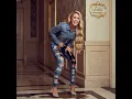 Lagu Pretty blonde in tight denims and stiletto heels, outside locked toilet, desperate to pee, wetting