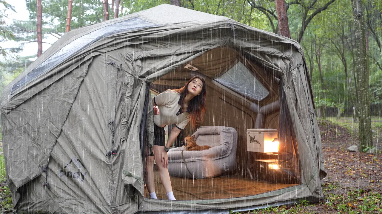 하루종일 비 내리는 숲 속, 폭우에도 아늑한 솔로캠핑 / 바람불고 번개쳐도 좋아☔️ / 김치전, 순대볶음에 맥주 한 잔 / 양양 갈천오토캠핑장 썸네일