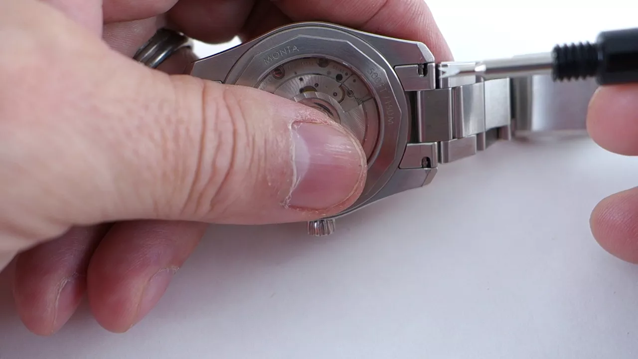 How to Remove your Seiko Watch Band the Easy Way