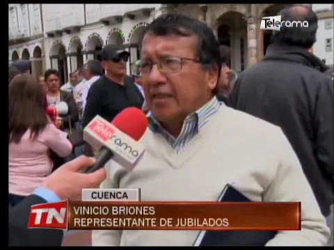 Jubilados realizaron marcha para exigir el pago de sus compensaciones