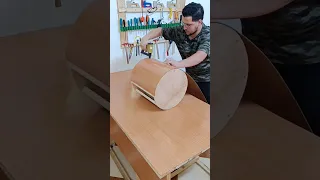 هكذا صنعت كرسي دائري بشريط ذهبي دندنها