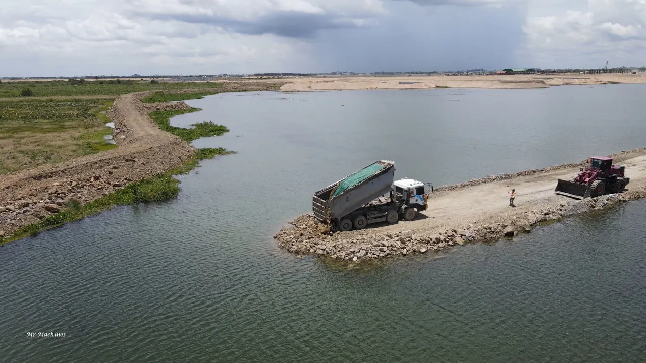 Best Wonderful Mighty Wheel Loader Vs Bulldozer Pushing Rock into Water on New Dike Construction