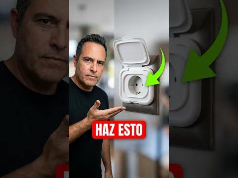 Cómo puedo tapar los enchufes para los bebés. Recicla la tapadera de las toallitas húmedas.