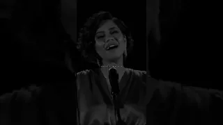 شيرين لازم اعيش 