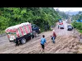 Download Lagu JELAS KESULITAN..!! Sopir Berusaha Melewati Jalan Rusak Di Tanjakan Ini