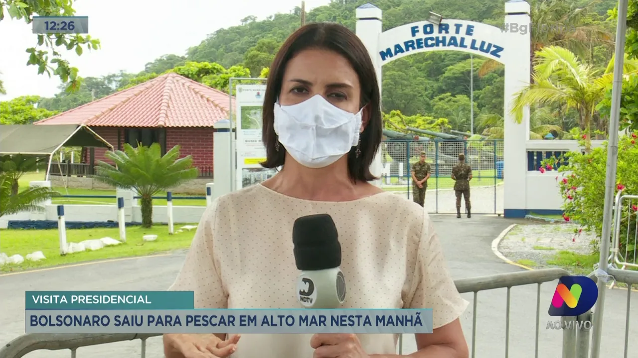 Bolsonaro saiu para pescar em alto mar nesta terça-feira