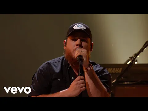 Download MP3 Luke Combs - Doin' This (Live from the 55th Annual CMA Awards)