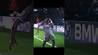 Vini X Papaoutai  Vini X Papaoutai