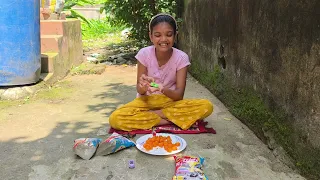 কৃতিকা Mr Racer খাবারের প্যাকেট এর ভিতর থেকে কি কি নতুন Gift পেলো@Kritika Channel 