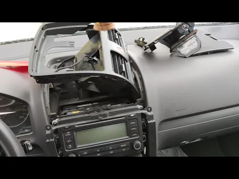 Download MP3 Kako izvaditi radio Golf V | How to remove CD Player MK5 | REPLACE CD WITH MP3 | VW GOLF 5