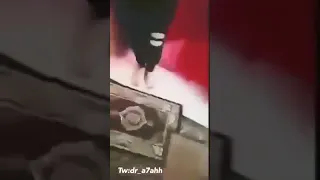 يمنية تدخل عامل هندي لمنزلها لممارسة الجنس مع بناتها 