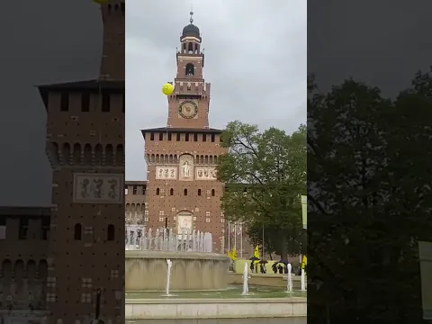 Download MP3 Castello Sforzesco e Fontana di Piazza Castello a Milano