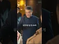 가난한 남자가 CEO의 남자친구 행세를 하며 5만 달러를 벌어들입니다! 부유한 가문이 그를 비웃었지만, 결국 모두가 그 앞에 무릎을 꿇게 됩니다!