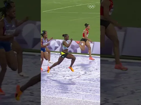 She flew into history. 🥇