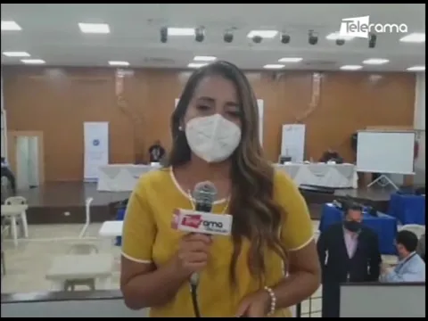 Seguidores de Lasso y Pérez se concentran en exteriores del CNE Guayas