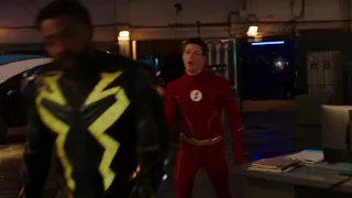 barry attacks black lightning the flash season 8 episode 03