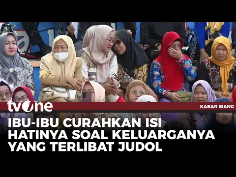 Tangis Menkomdigi Dengar Curhatan Ibu-ibu Terkait Judol