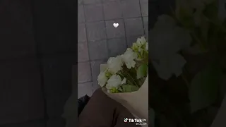 كتبولي عباره عن الورد 