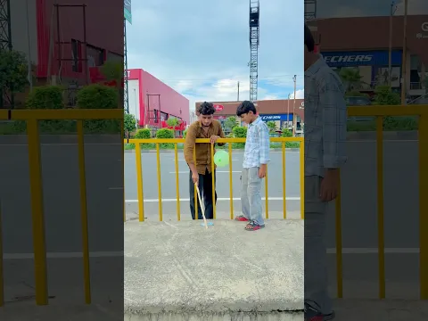 Samad ne monish ke help kr de 😍 #funny #cutebaby #comedy #shortsfeed #viralvideo
