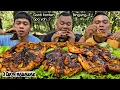 Download Lagu MULAI MENGELUH ! MUKBANG BAKAKAK AYAM KAMPUNG + SEMUR JEROAN + LALAPAN MENTAH + SAMBAL MENTAH