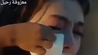 بيبكي في كل شي إلا عينيه 