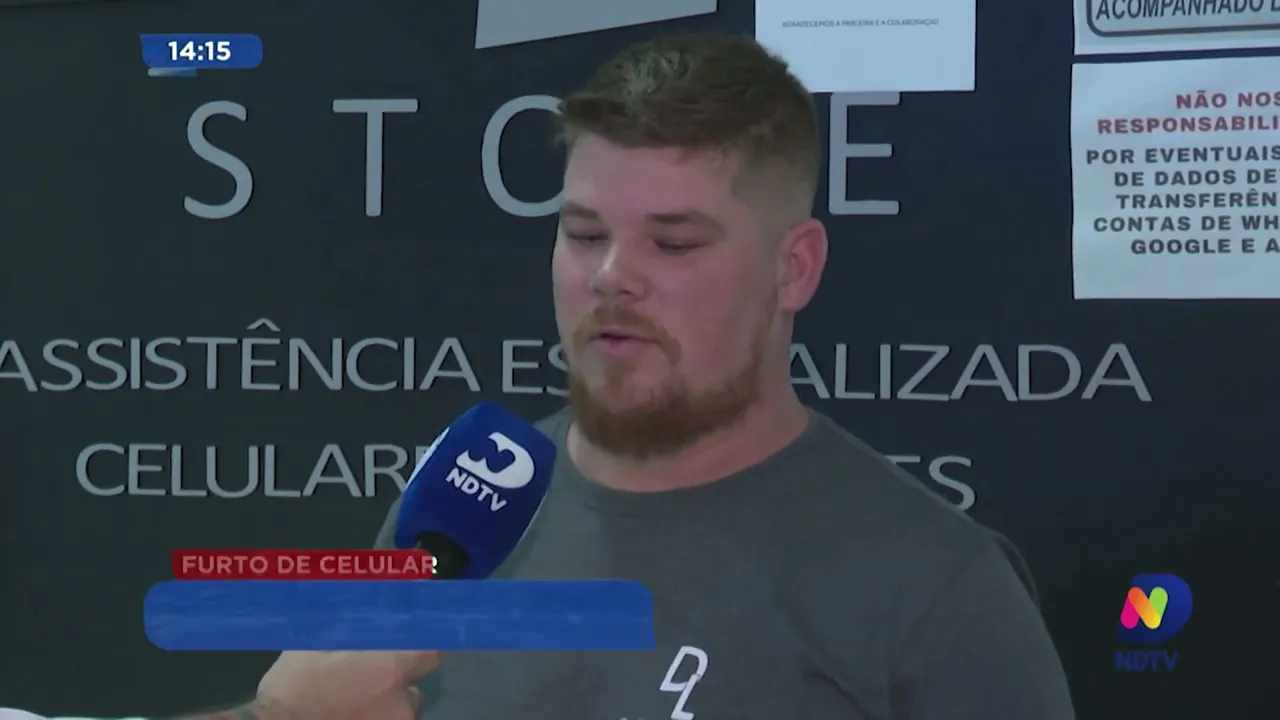 Homens furtam celular de R$ 1,2 mil em loja no Centro de Blumenau