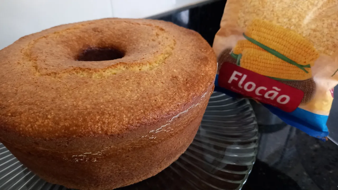 BOLO CUSCUS DE MILHO - SUPER FÁCIL- RÁPIDO - MACIO- ÚMIDO- RECEITA DE LIQUIDIFICADOR Isamara Amâncio. 