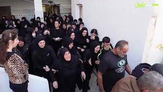 لاول مرة تبارح فتحية مك وك ماكينتها بعد ان غزلت الف شال وشال لابناء مدينتها والبلدات 