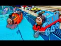 Download Lagu Looking for Thomas \u0026 Friends toys | Thomas The Train \u0026 Friends swimming in the pool