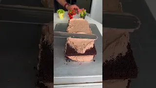 لو عاوزه تتعلمي إزاي تعملي أجمد جاتوه شوكولاته إتفرجي ع الفيديو ده 