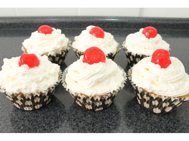 COMO FAZER CUPCAKES SIMPLES DE UM JEITO SUPER FACIL