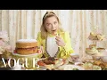 Download Lagu Florence Pugh Eats 11 English Dishes - Mukbang | Vogue