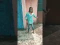 Download Lagu kaise tu gungunae muskurae chhoti Moti baton per munh fulae yah Nasha kar meri aadat pass mujhe lae