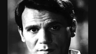 عبد الحليم زي الهوى رميت الورد طفيت الشمع يا حبيبي 