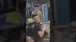 انا إبن ابويا و امي 